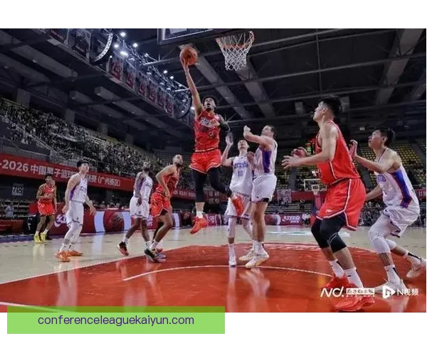 广州队防守数据持续提升，近期表现稳健引人关注